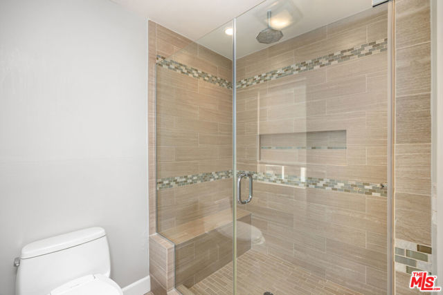 22518 Jameson Drive, Calabasas CA: https://media.crmls.org/mediaz/dc142f18-a65c-4221-a266-868bb90b67fe.jpg