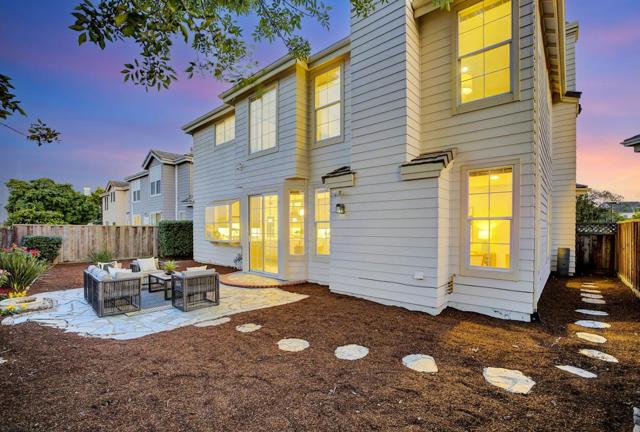 998 Governors Bay Drive, Redwood City CA: https://media.crmls.org/mediaz/dc14df2b-3ab3-4ca0-982a-710a04a35e15.jpg