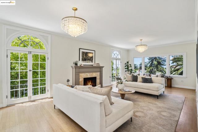 6051 MARGARIDO Dr, Oakland CA: https://media.crmls.org/mediaz/dc151708-fa2a-41f4-ab3a-89bdf8dbd20c.jpg