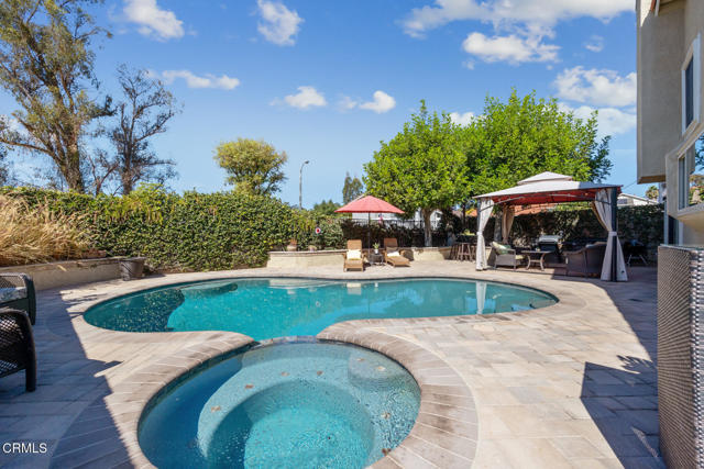 22671 Cheryl Way, Lake Forest CA: https://media.crmls.org/mediaz/dc156c1c-344a-44e5-ae92-ae22292c13b8.jpg