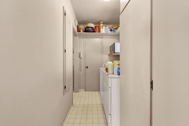 1750 Wabasso Way, Glendale CA: https://media.crmls.org/mediaz/dc15a8e9-1e41-4fed-b4e6-000ade21b35e.jpg