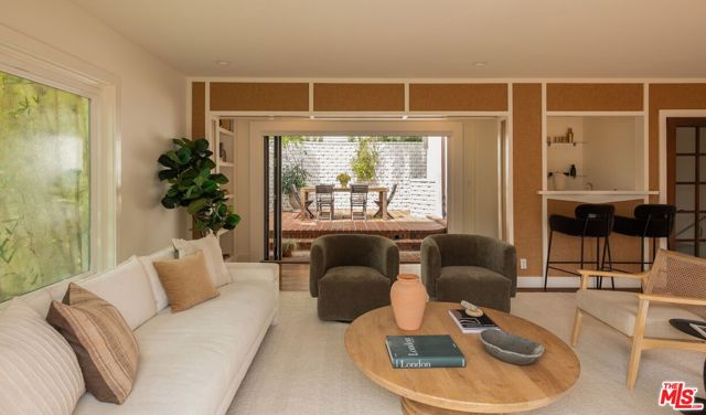 1531 Marmont Avenue photo 3