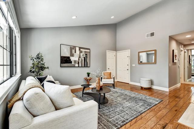 246 Canyon Woods Way, San Ramon CA: https://media.crmls.org/mediaz/dc16d9a5-31a1-40f3-ba49-6721681697b9.jpg