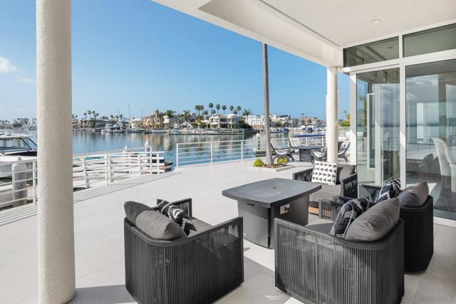 1 The Point, Coronado CA: https://media.crmls.org/mediaz/dc18f3b9-fea2-431a-bff8-edfab739ede6.jpg
