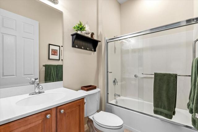 40426 Calle Estela, Indio CA: https://media.crmls.org/mediaz/dc19047d-070d-43bf-a993-818cdefbc190.jpg