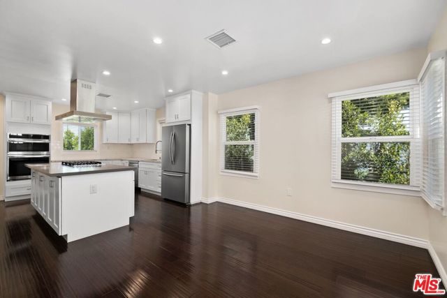 4401 W 58th Place, Los Angeles CA: https://media.crmls.org/mediaz/dc192615-f83b-4d33-9846-6d571b2276d8.jpg