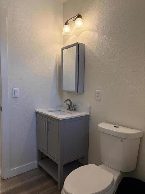 255 S 24th Street, San Jose CA: https://media.crmls.org/mediaz/dc196a17-2aff-463e-808b-6ece49a04e91.jpg
