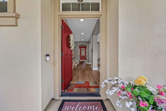 2130 Staghorn Way, Livermore CA: https://media.crmls.org/mediaz/dc1a2c6b-79d1-49ad-a595-585f2a7a5145.jpg