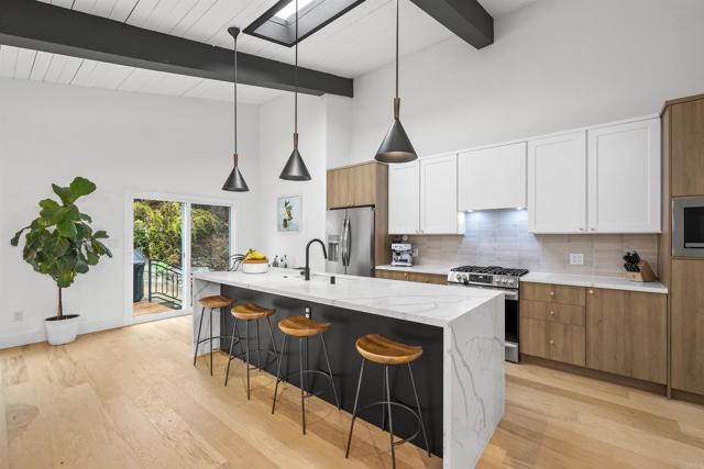 Image 13 of 46 For 4862 Viane Way