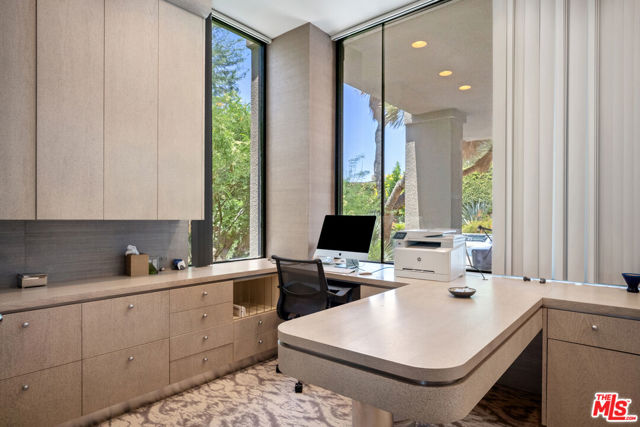 6 Rocky Lane, Rancho Mirage CA: https://media.crmls.org/mediaz/dc1b4d49-2648-45aa-bdfe-a4b57c53abb4.jpg