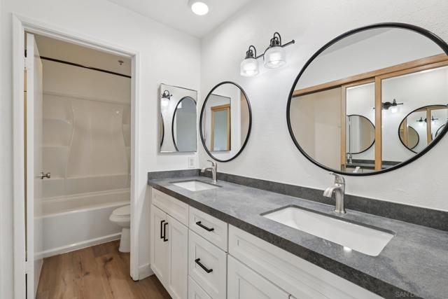 2077 Lakeridge Circle, Chula Vista CA: https://media.crmls.org/mediaz/dc1b9503-50a7-4216-b51e-0d98b40b57a4.jpg