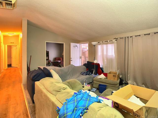 Home for Sale in Lakeside