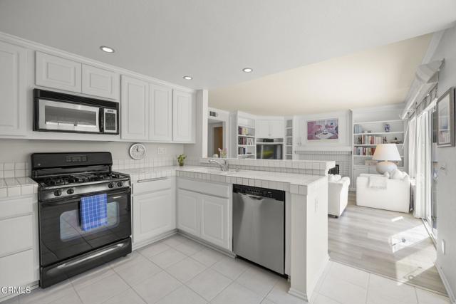 Detail Gallery Image 12 of 39 For 2467 Ridgebrook Pl, Thousand Oaks,  CA 91362 - 3 Beds | 2/1 Baths