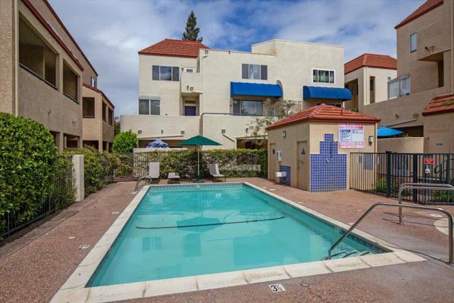 2409 Park Boulevard, Palo Alto CA: https://media.crmls.org/mediaz/dc1ceac8-81ff-42eb-bd45-5c01ffe52363.jpg