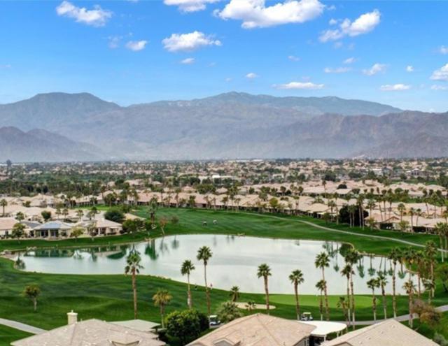 80418 Dumphries Court, Indio CA: https://media.crmls.org/mediaz/dc1d6b17-4b53-4cea-9f17-36015092f989.jpg