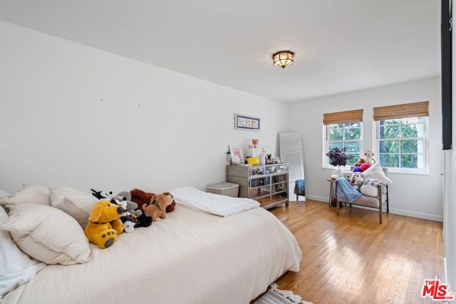 15257 Encanto Drive, Sherman Oaks CA: https://media.crmls.org/mediaz/dc1d788e-ae2f-4dff-af0d-2f91429d0bcf.jpg
