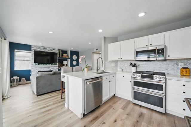 1595 Bay Meadows Dr, Alpine CA: https://media.crmls.org/mediaz/dc1e2774-4bf5-4a8e-9460-63bc43bc277e.jpg