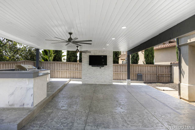2832 Echo Ridge CT, Chula Vista CA: https://media.crmls.org/mediaz/dc1e601f-a071-4227-a62d-da7d60e05ee5.jpg