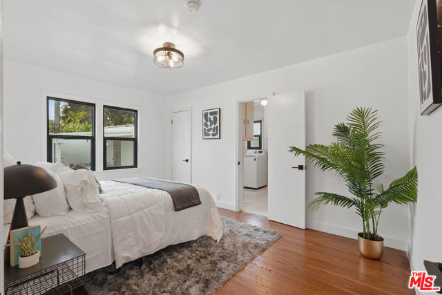 8919 Beverlywood Street, Los Angeles CA: https://media.crmls.org/mediaz/dc1e73d6-468d-4dc5-967a-195b78301d63.jpg