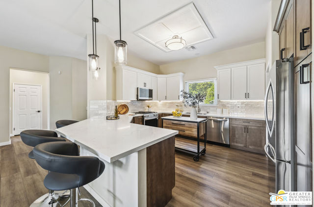 Image 14 of 38 For 27672 San Martin Street