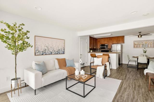 3456 Castle Glen Dr, Mission Valley CA: https://media.crmls.org/mediaz/dc1ef940-88ce-4942-926e-700492976c00.jpg