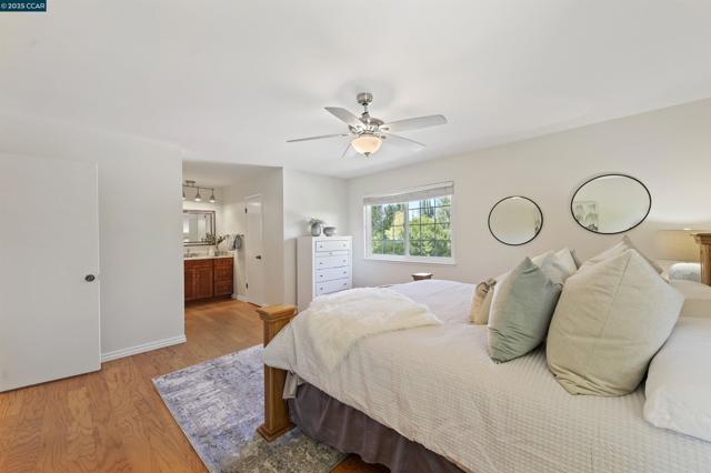 2172 La Salle Dr, Walnut Creek CA: https://media.crmls.org/mediaz/dc1f75f5-c256-4b6d-80a4-057c2fe42ff8.jpg