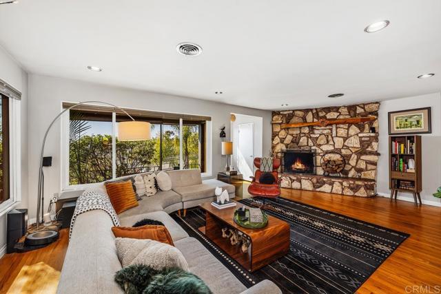 Detail Gallery Image 1 of 1 For 3551 Paul Jones Ave, San Diego,  CA 92117 - 3 Beds | 2 Baths