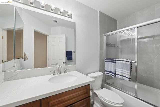 2118 Connie Ln, Oakley CA: https://media.crmls.org/mediaz/dc1ff8b2-6ff1-4fb1-9a60-9fcd5a97d81c.jpg