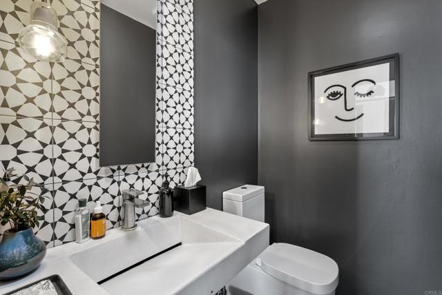 Detail Gallery Image 14 of 31 For 1370 Neptune Ave, Encinitas,  CA 92024 - 4 Beds | 4/1 Baths