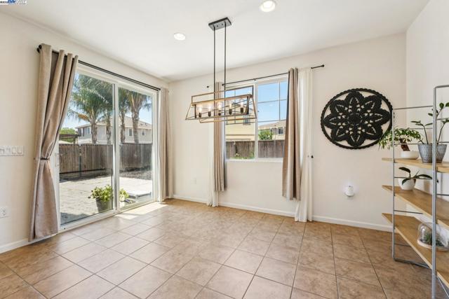 4778 Hawkins St, Antioch CA: https://media.crmls.org/mediaz/dc20ccc2-4f06-49ba-9a9b-8540fc2073e8.jpg