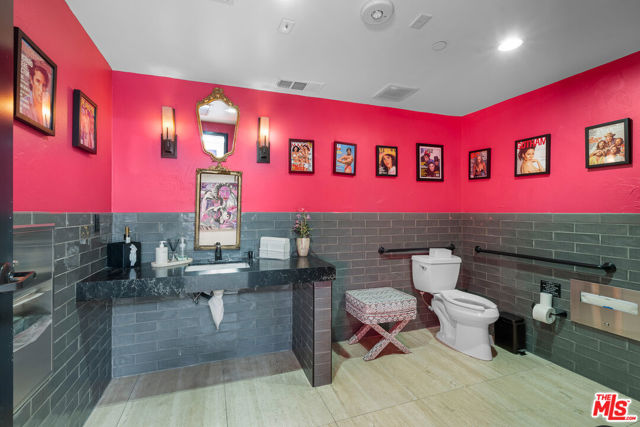  Commercial for Sale in Beverly Hills, California