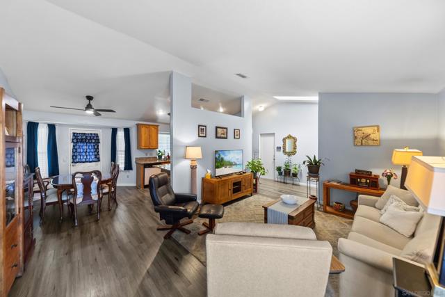 13849 Covey Quail Ln, Moreno Valley CA: https://media.crmls.org/mediaz/dc2250aa-cf1f-467d-a511-de83f9a19dae.jpg