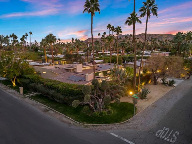 1223 E San Lorenzo Road, Palm Springs CA: https://media.crmls.org/mediaz/dc23509f-5009-4f89-8339-7cb69793ecd6.jpg