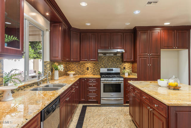 Detail Gallery Image 31 of 70 For 4926 Crown Ave, La Canada Flintridge,  CA 91011 - 3 Beds | 3/1 Baths