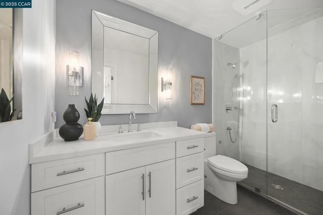 2120 Shady Creek Pl, Danville CA: https://media.crmls.org/mediaz/dc23b23a-4289-4c0e-8acf-446a5c077540.jpg