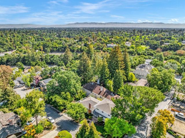 23951 Spalding Avenue, Los Altos CA: https://media.crmls.org/mediaz/dc23c5c7-fcb5-4cb6-b02b-a092b9ff45f9.jpg