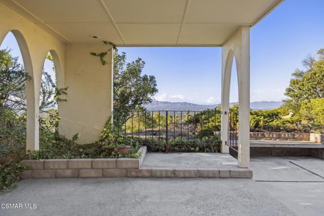 19715 Komar Drive, Tarzana CA: https://media.crmls.org/mediaz/dc240f6c-235f-4c67-b355-df926c61f8ff.jpg
