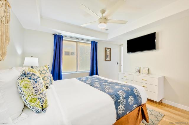 3537 Ocean Front Walk, San Diego CA: https://media.crmls.org/mediaz/dc2452de-e0d1-4728-bc44-1576b3056694.jpg