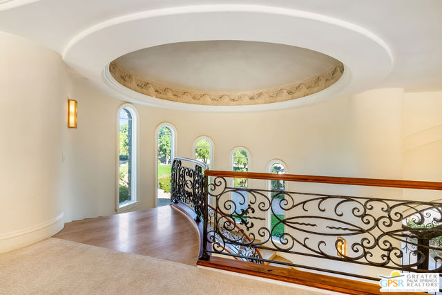 1 Saint Petersburg Court, Rancho Mirage CA: https://media.crmls.org/mediaz/dc24550e-8954-44e9-af2a-170404b32046.jpg