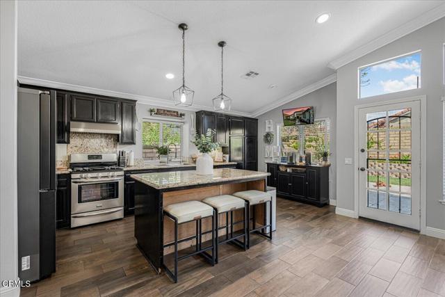 Detail Gallery Image 8 of 51 For 1129 1st St, Fillmore,  CA 93015 - 4 Beds | 2 Baths