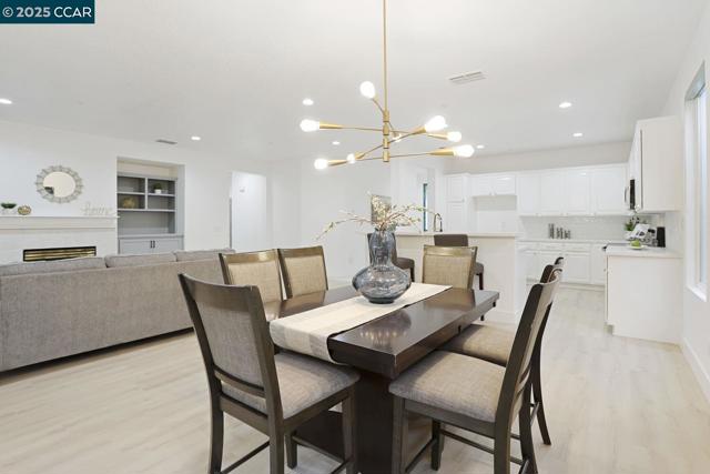257 Red Mountain Drive, Cloverdale CA: https://media.crmls.org/mediaz/dc288acb-3e6e-479d-8faa-c49665b4dcaf.jpg