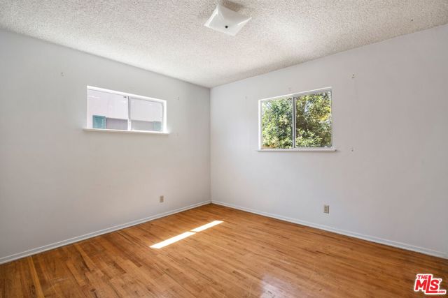 2659 Luray Circle, Simi Valley CA: https://media.crmls.org/mediaz/dc290ca1-4d27-4f1c-a3d1-d3c2d162966c.jpg