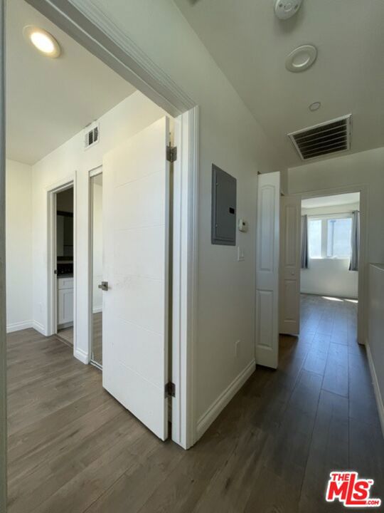 5733 Fulcher Avenue photo 18