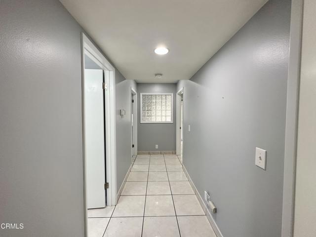 4053 Sunset Lane Lane, Oxnard CA: https://media.crmls.org/mediaz/dc2a441c-a75b-4806-908e-66095423c959.jpg