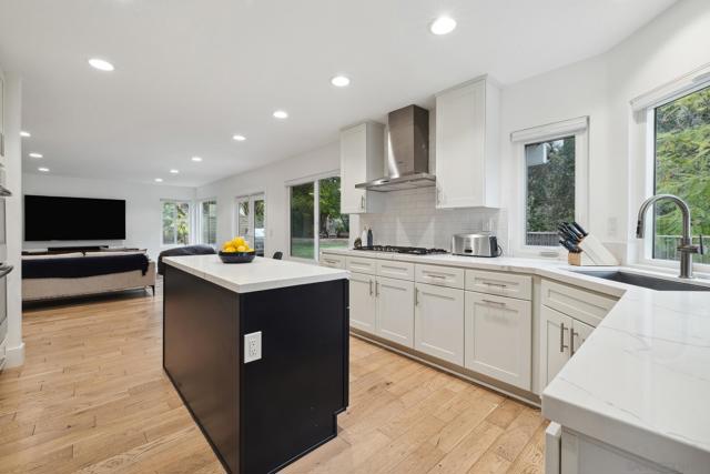 28145 Shady Meadow Ln, Yorba Linda CA: https://media.crmls.org/mediaz/dc2a97c4-599a-4fdd-9f9b-6666501ee004.jpg