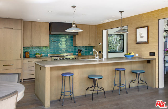 770 Via Manana, Montecito CA: https://media.crmls.org/mediaz/dc2aff2f-79d8-4271-be91-3fd644ed5a60.jpg