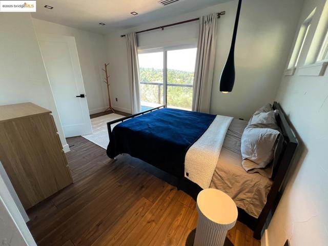 110 Duncan Hill RD, Auburn CA: https://media.crmls.org/mediaz/dc2b8682-7387-4086-9af7-33993bc606cf.jpg