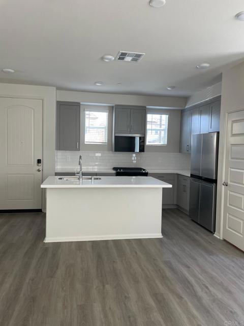 Detail Gallery Image 5 of 75 For 28325 via Moscotel, Temecula,  CA 92591 - 3 Beds | 2/1 Baths