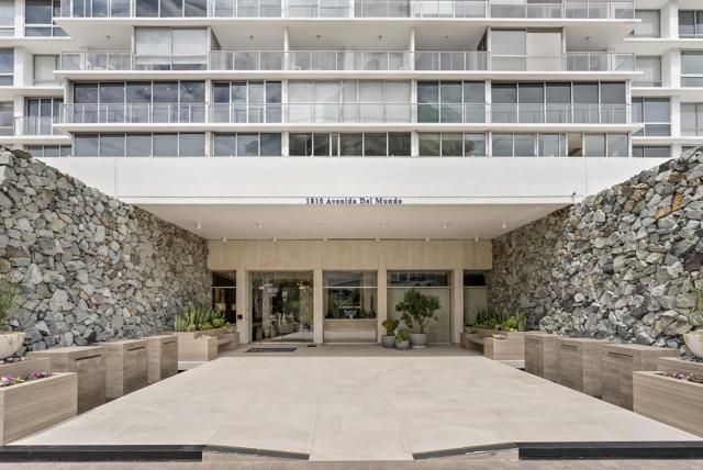 1810 Avenida Del Mundo, Coronado CA: https://media.crmls.org/mediaz/dc2bb9d3-f144-45e3-a086-ef6cb34d8c42.jpg