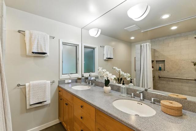3795 Ralston Avenue, Hillsborough CA: https://media.crmls.org/mediaz/dc2be932-34c0-42f5-aad5-fce8fd773aad.jpg